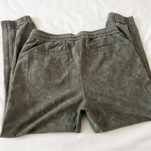 Athleta Farallon jogger women’s size 8 P green camo - Picture 6 of 8
